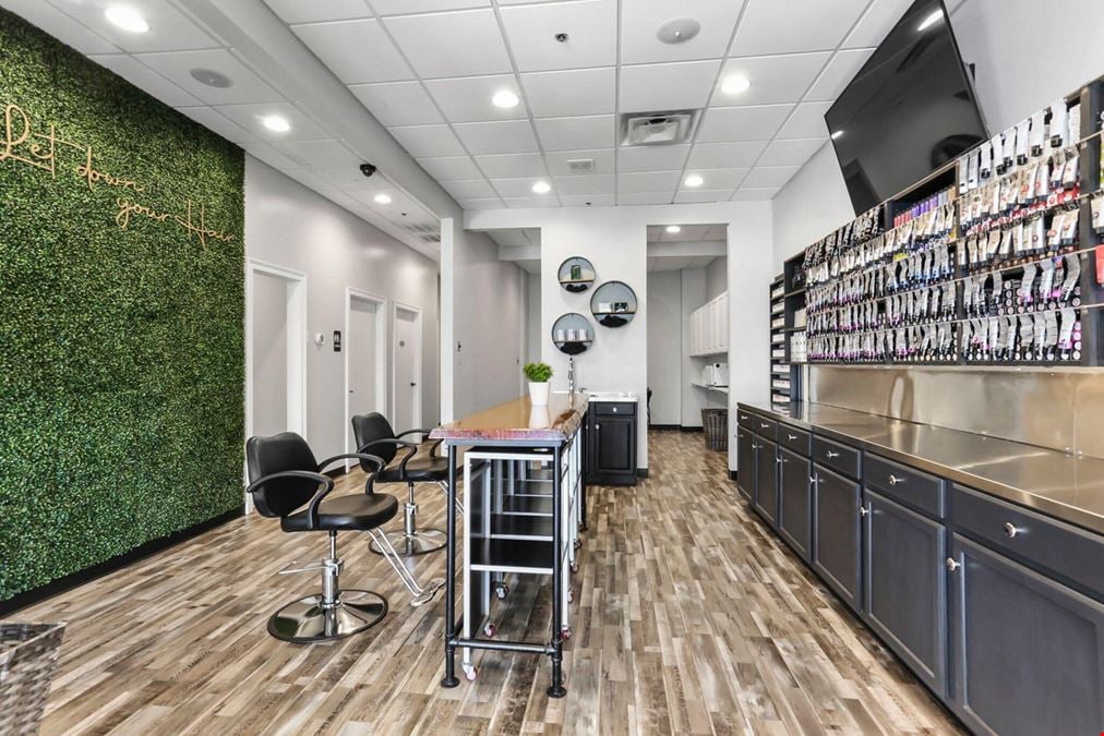 Retail Suite For Lease on Airline Hwy Strip Center