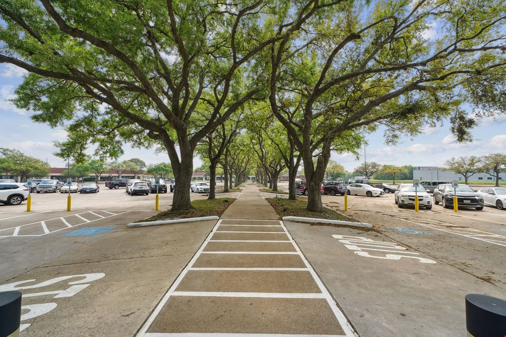 Gemini Plaza
