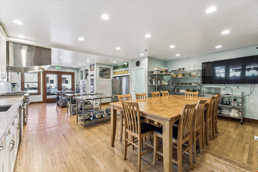 Premier Retail/Office Space in ARVADA