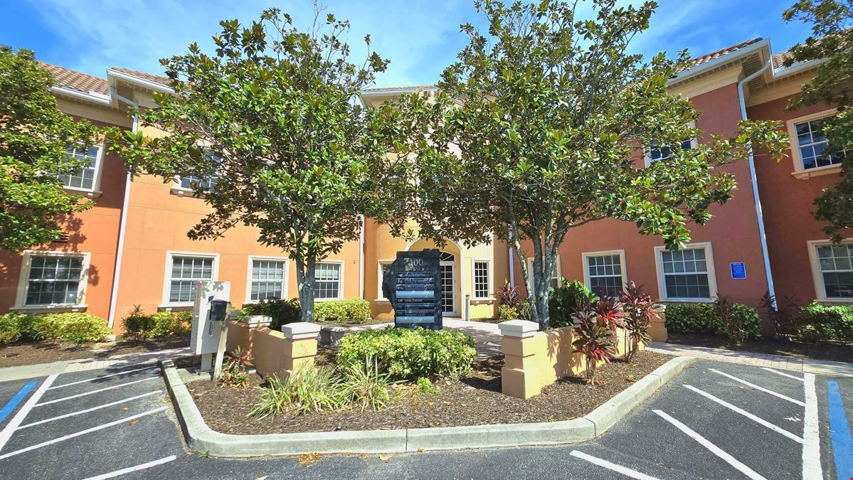 Immaculate Riverwalk Park Office Space!