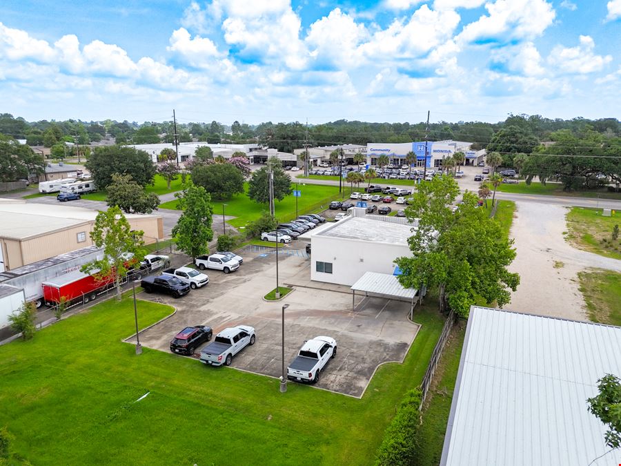 ±8.71 Acre Mixed-Use Portfolio Near Hwy 90 and Airport