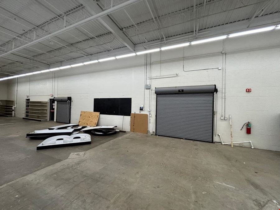 564 SE Washington Blvd - Eastland Shopping Center - Retail