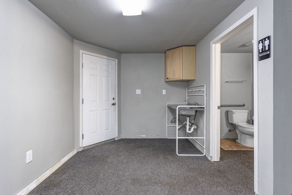 5428 W Clearwater Ave - SUBLEASE - Bldg B