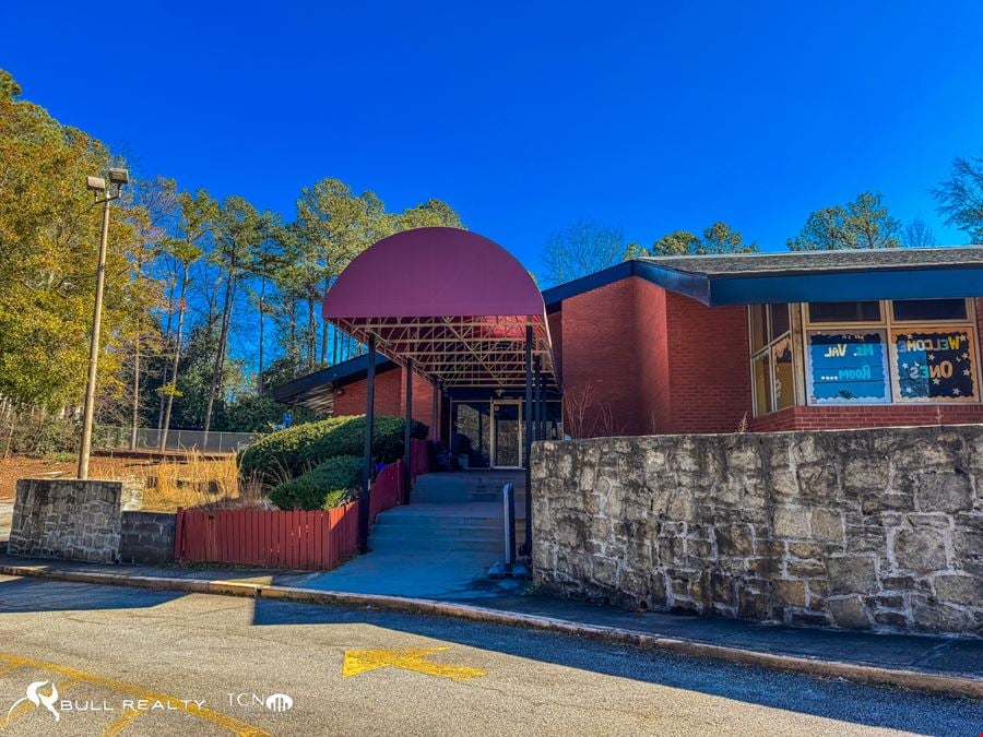 ±9,014 SF Daycare Building Opportunity