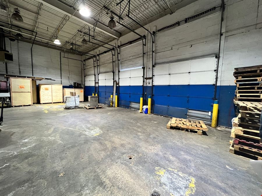 121,600 SF Warehouse Space