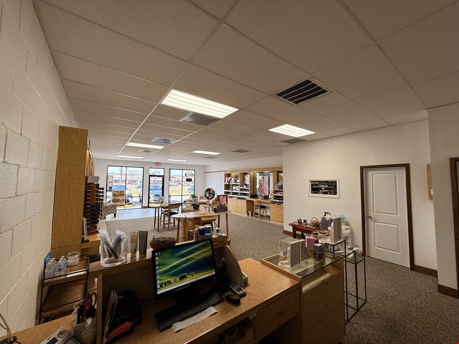 2713 E Griffin Pkwy - Plaza