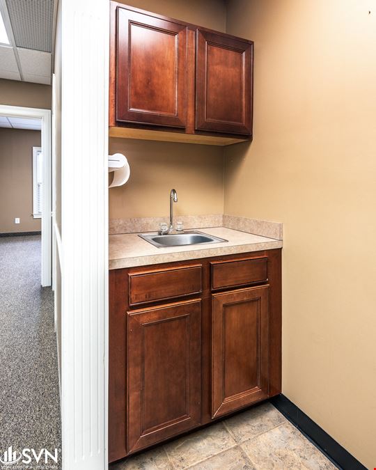 989 SF Office for Lease