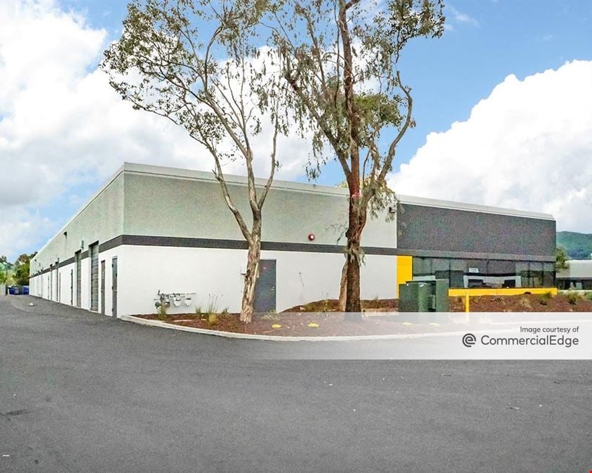 Clipper Court Commerce Center - Buildings 6 & 7