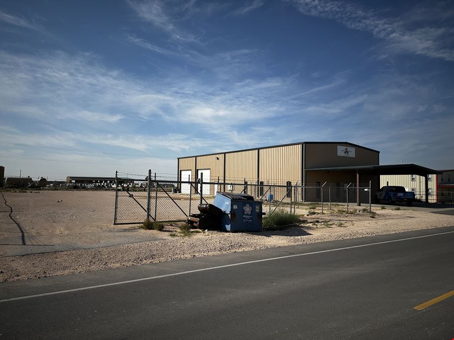 Small Versatile Office/Warehouse on 1 Acre