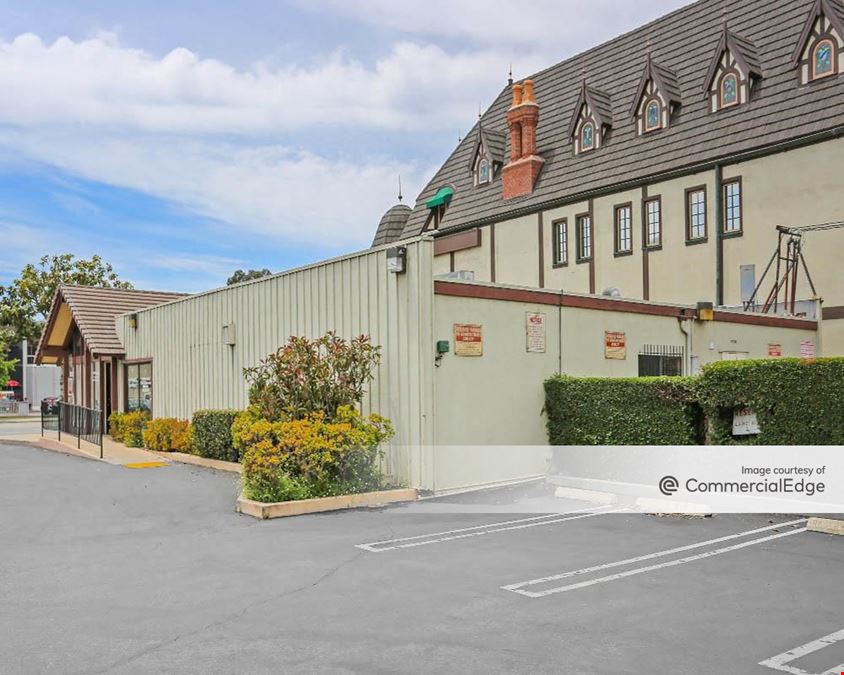 13701 &13739 Riverside Drive