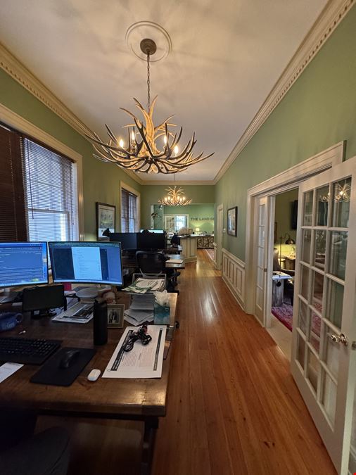 126 E Main St