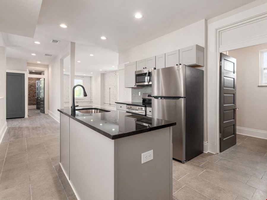 1029-1031 E Livingston Ave