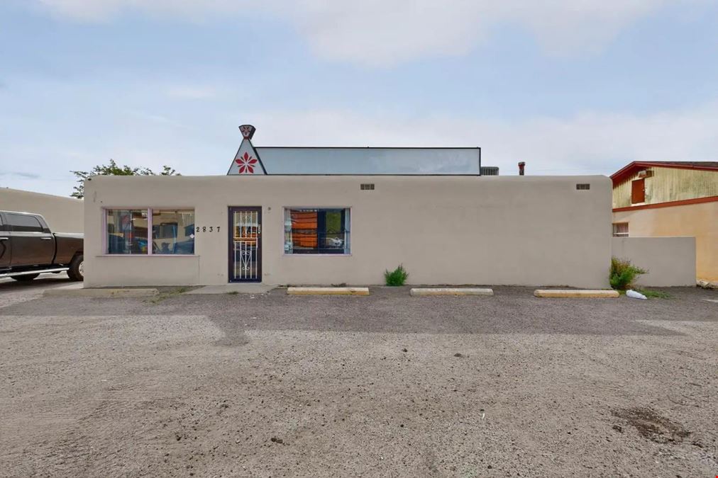 Stand Alone Store-Front on San Mateo
