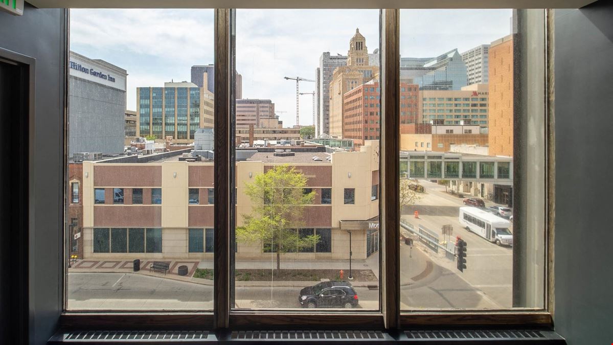 206 South Broadway Professional Building
