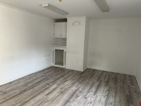 1081 E Putnam Ave