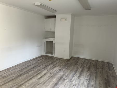 Preview of commercial space at 1081 E Putnam Ave