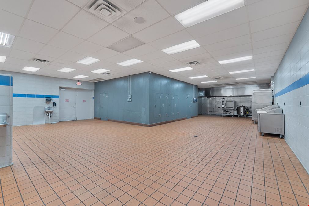 W208N16900 N Center St
