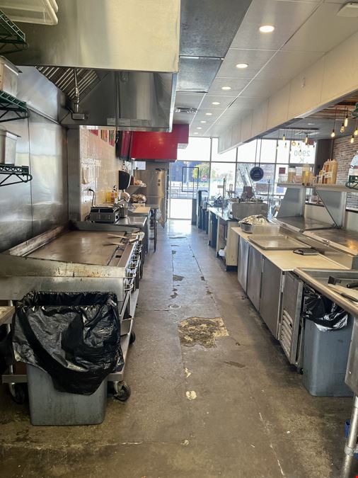 Endcap Turn Key Restaurant for SUBLEASE