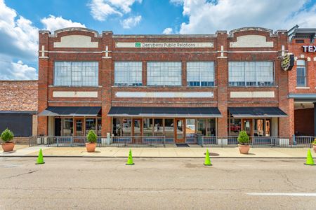 Preview of commercial space at 423 Market St