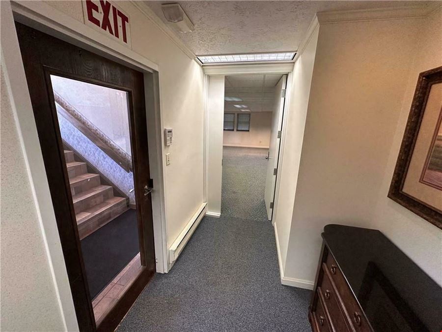 McKnight East Professional Office