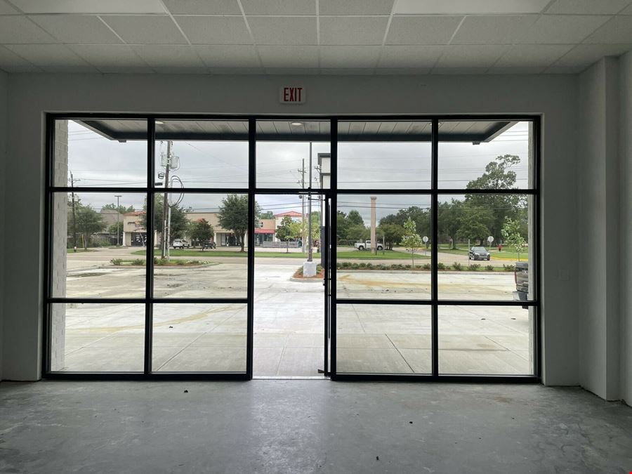 New Construction Shopping Center - 1 Suite Remaining! End-Cap