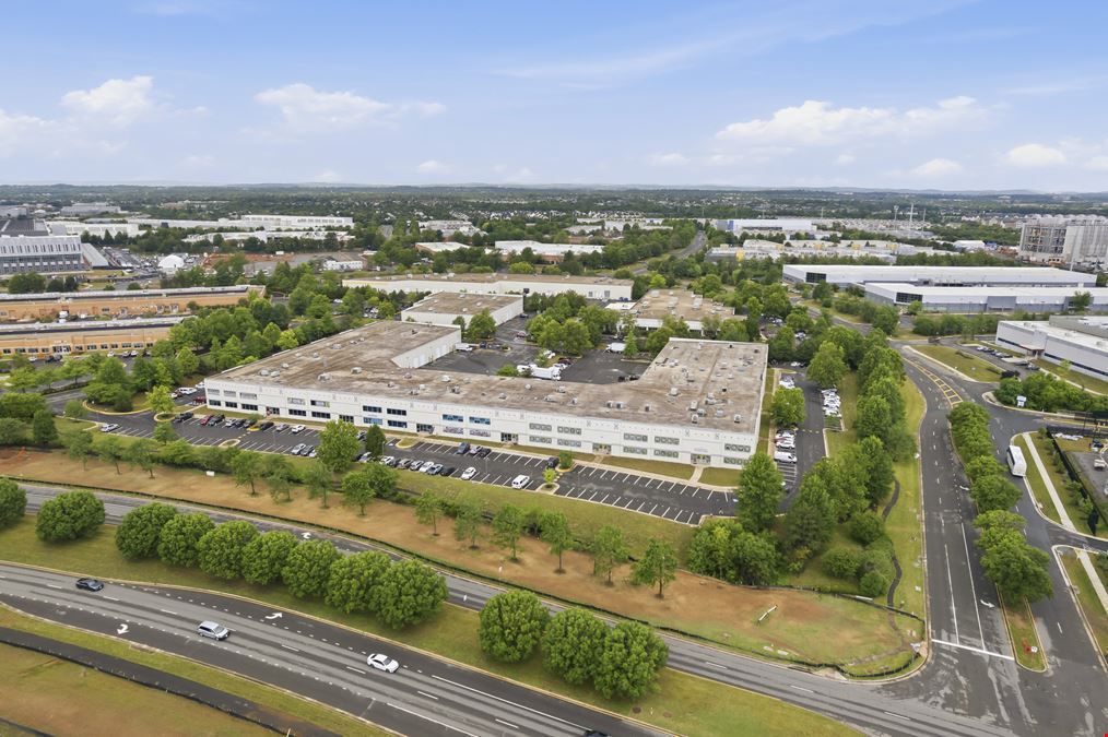 25,050 SF Industrial Flex | Owner-User Opportunity