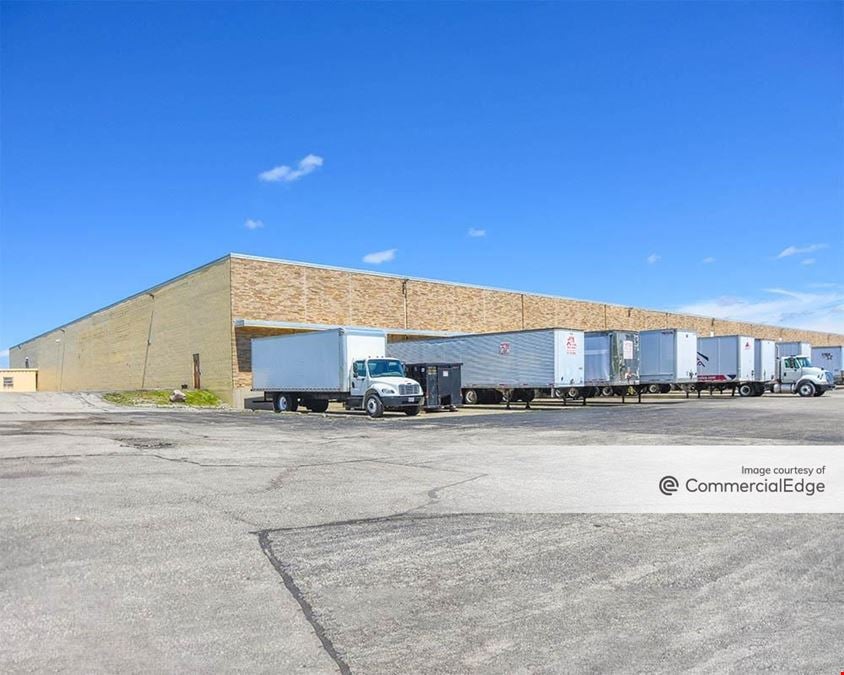 Woodman Center Dr