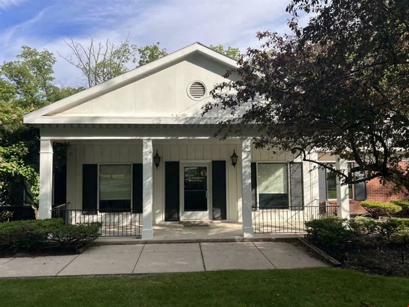 1925 Indian Wood Circle