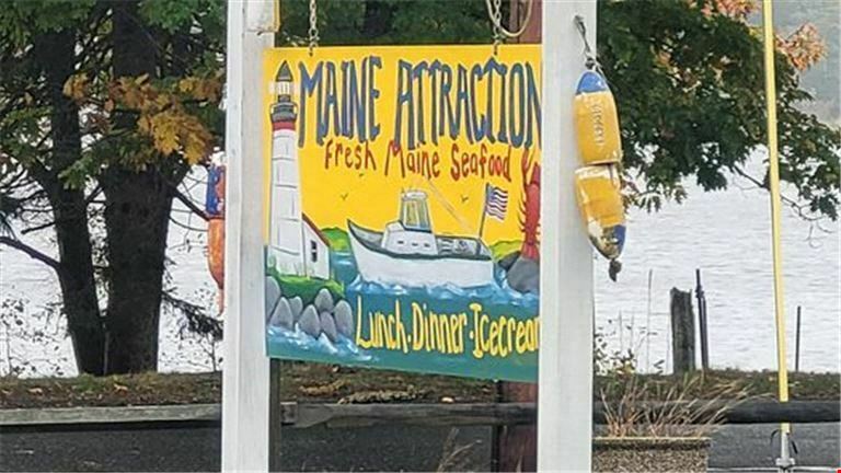 Holland's Maine Attraction