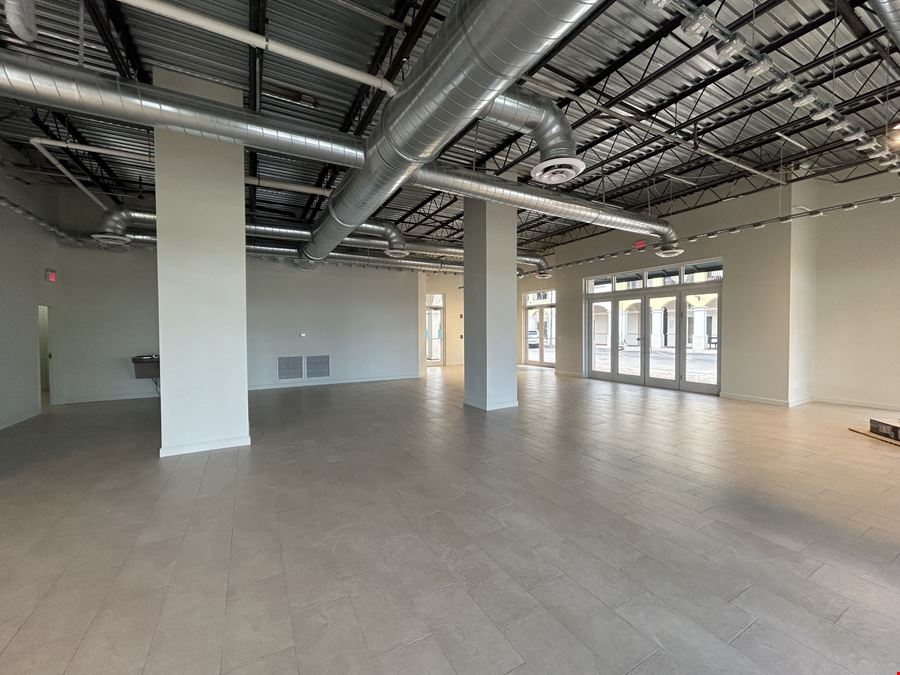 GORGEOUS NEWLY BUILT OUT RETAIL SUITE IN BAY STREET TOWNCENTER!