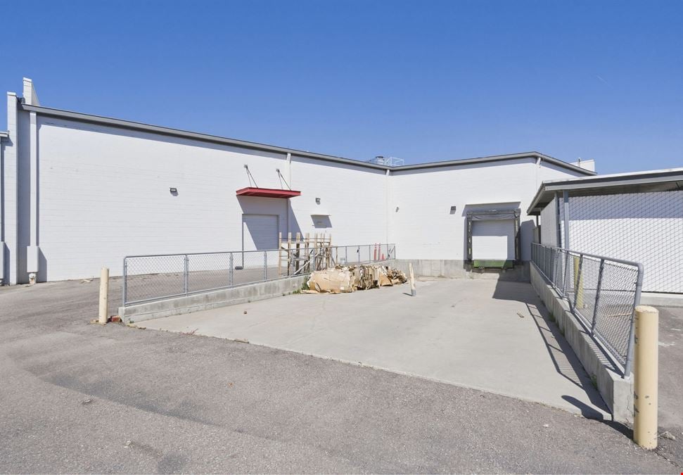 Mid-Box Retail Available in  Market-Dominant Power Center