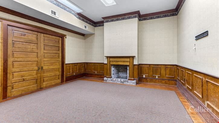 Historic Downtown Savannah Office — Prime Redevelopment Opportunity