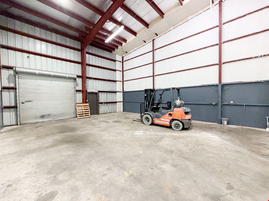MSY Adjacent Office/Warehouse with Covered Rear Area