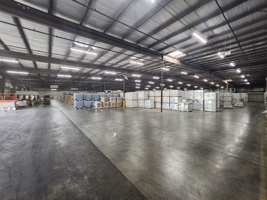 WAREHOUSE BUILDING FOR SALE