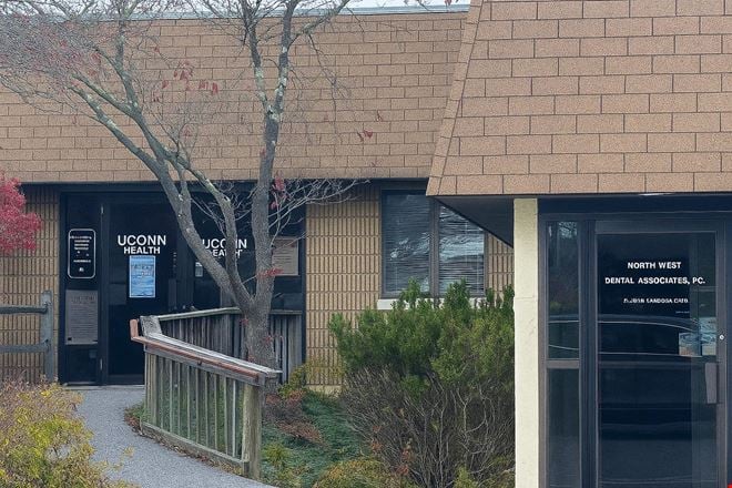Preview of Office space for Rent at 895 E Main St