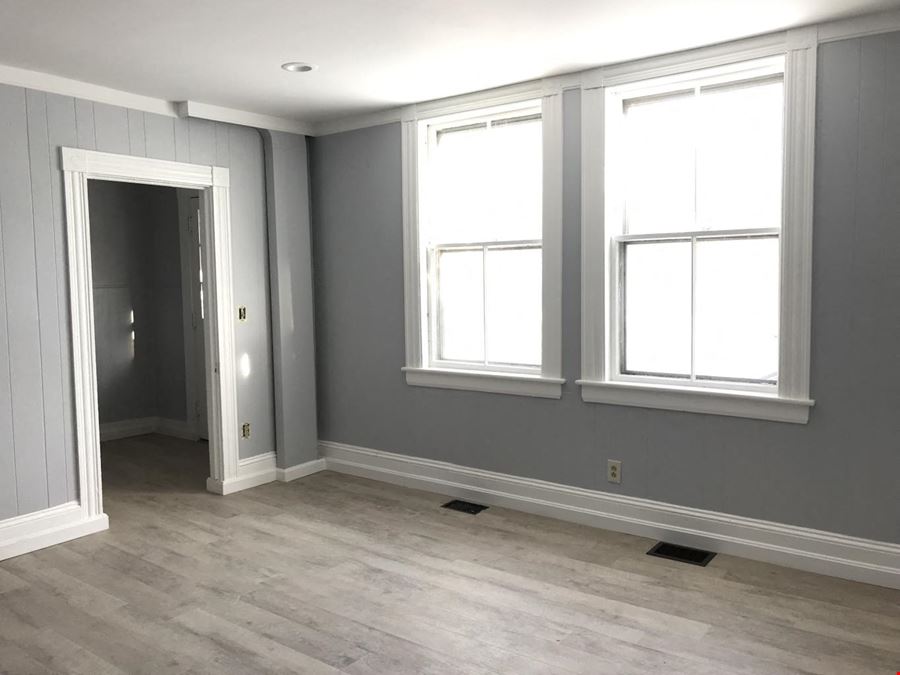 15-19 Snows Court