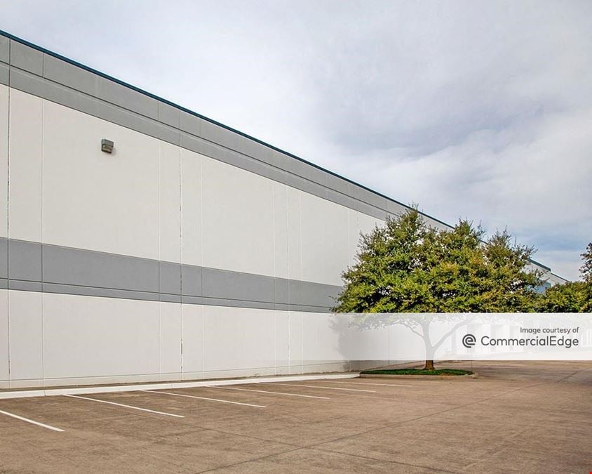 Diplomat Center