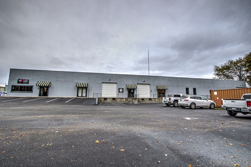 11,907 SF Flex Space | Martinez, GA