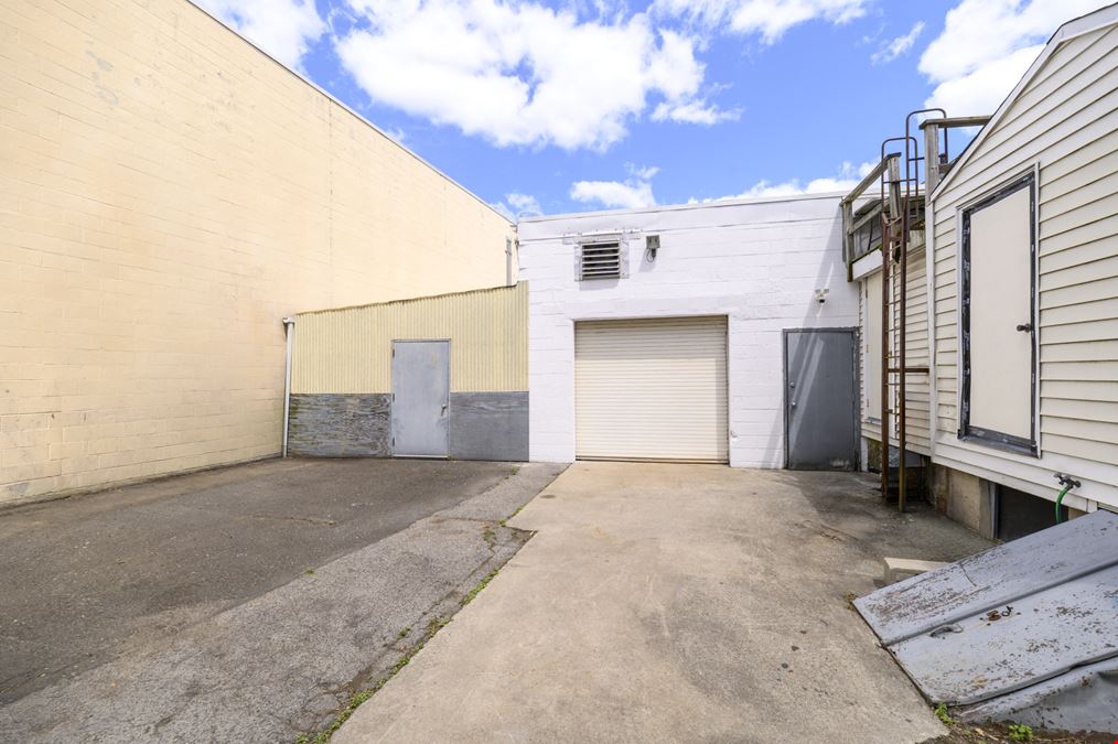 36 Larkin St