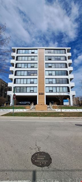 Retail | Office Opportunity at Rhythm & Blues of Oak Park