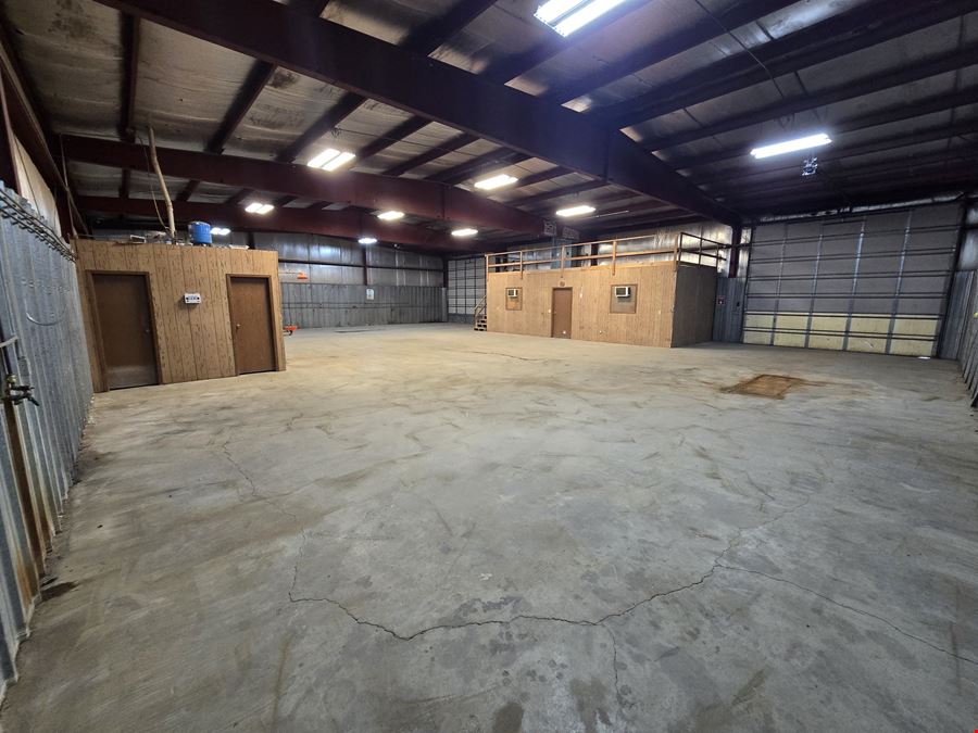 ±4,800 SF Free Standing Industrial Building | ±1 Acre Yard