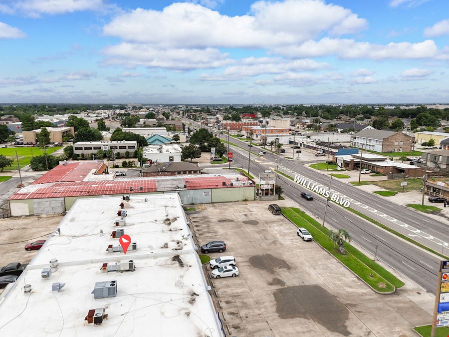 Endcap Retail Space on Williams Blvd