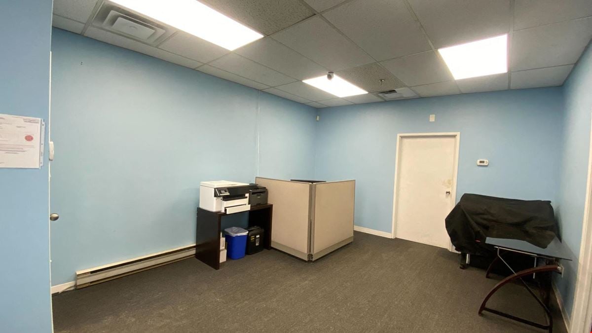 3,350 sqft office & industrial warehouse for rent in Mississauga
