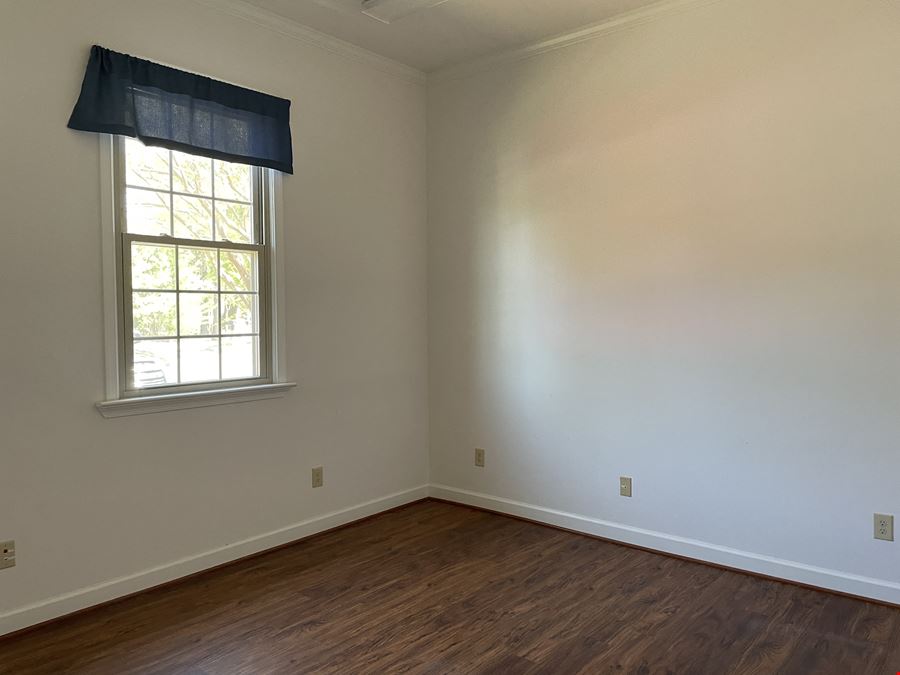 8979 Pocahontas Trail
