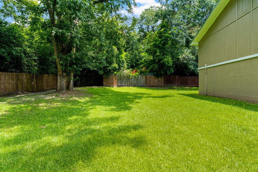 872 Deer Wood Ln
