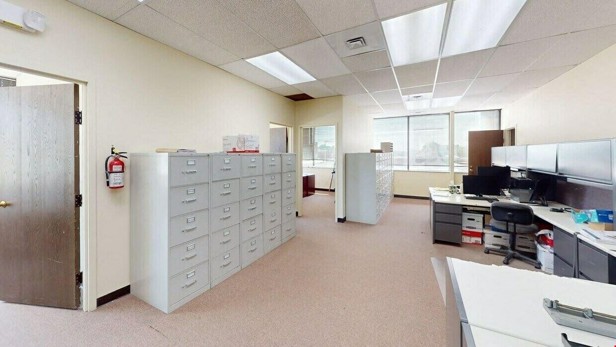 1235 E Davis St Office/Garage Building