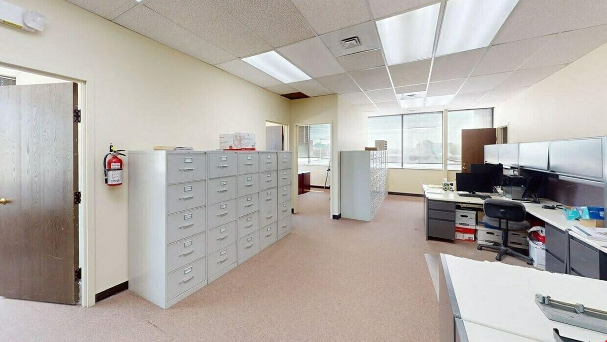 1235 E Davis St Office/Garage Building