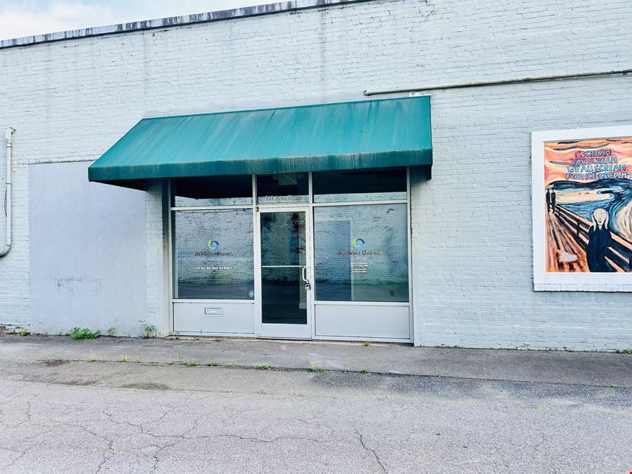 1,500 Square Feet in Downtown Aikens Bustling Core