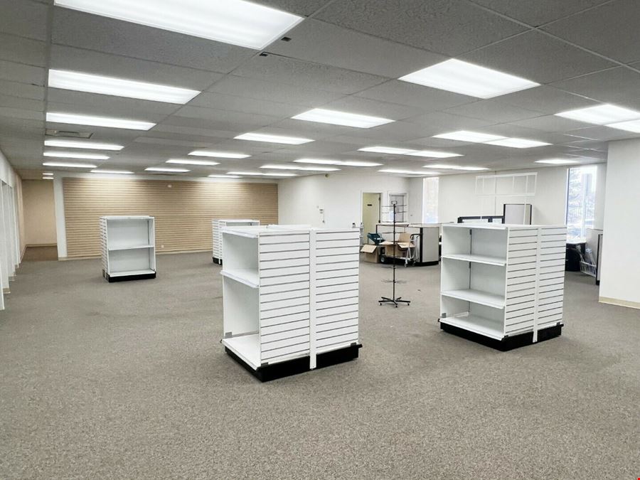 3211 Auto Plaza, Suite A