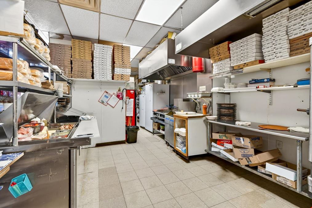 123 S Main St, Athol